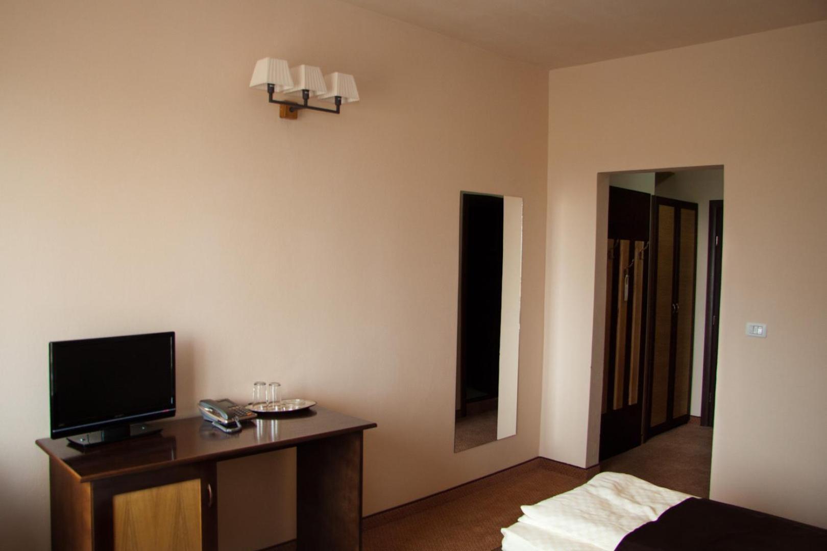 Hotel Hanul De La Rascruce Arad Exteriör bild